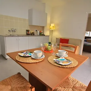 P. Ioannou Flats Apartman Lárnaka